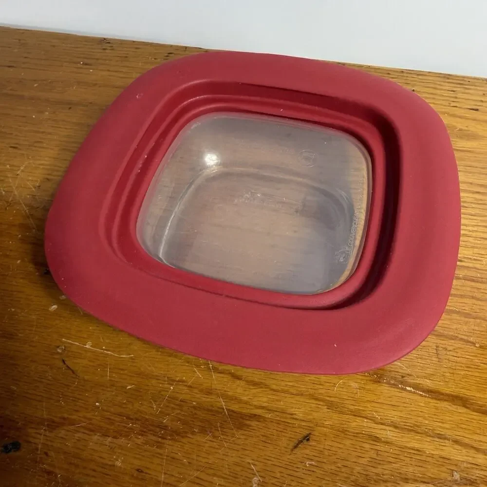 Rubbermaid Glass Food Storage 2.5 Cup Container Red Easy Find Lid 7N62 USA